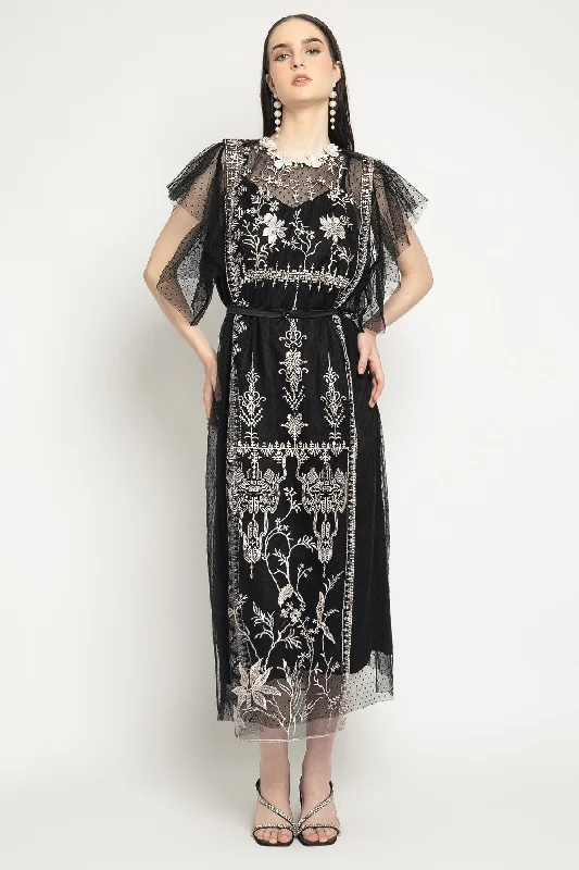 Amora Dress in Black