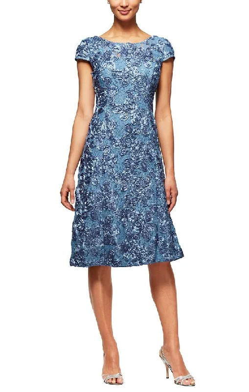 Cocktail Dress in Rosette Lace with Cap Sleeves